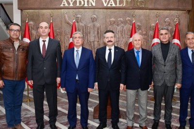 VALİ AKSOY, AMATÖR SPOR KULÜP YÖNETİCİLERİ İLE GÖRÜŞTÜ