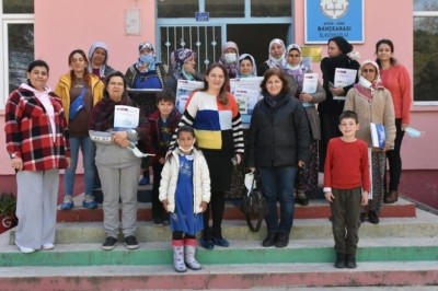 KADIN ÇİFTÇİLERE SÜT SAĞMANIN İNCELİKLERİ ANLATILDI