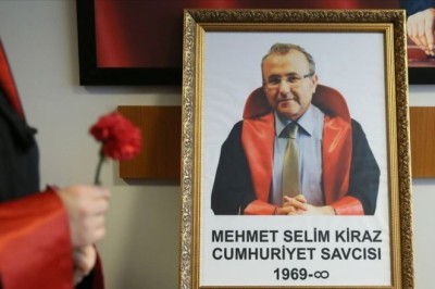 ŞEHİT SAVCI SELİM KİRAZ, 7'NCİ YILINDA ANILIYOR