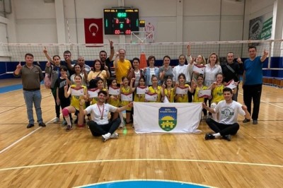 ÖZEL BAŞAK KOLEJİ VOLEYBOL TAKIMI İLKİ BAŞARDI, AYDIN'A GURUR YAŞATTI