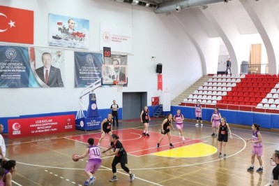 AYDIN'DA U18 KIZLAR ANADOLU BASKETBOL ŞAMPİYONASI BAŞLADI