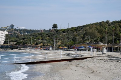 KUŞADASI'NIN PLAJLARINDA YAZA HAZIRLIK SÜRÜYOR