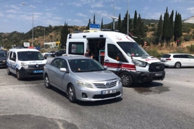 SÖKE AĞAÇLI KAVŞAĞI'NDA AMBULANS KAZASI