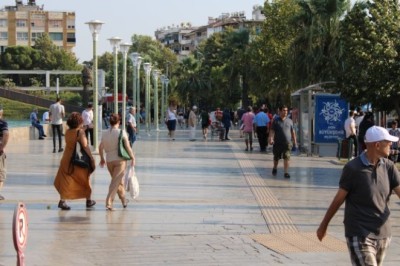 40 DERECEYİ AŞAN SICAKLIK İNSANLARI ŞAŞIRTTI