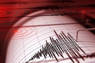 KUŞADASI'NDA 3,7'LİK DEPREM