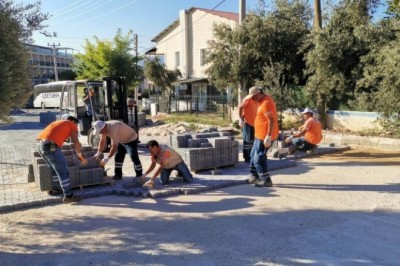 BİRÇOK MAHALLEDE YOL YAPIM ÇALIŞMASI SÜRÜYOR