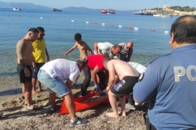 KUŞADASI'NDA DENİZE GİREN FRANSIZ TURİST BOĞULDU