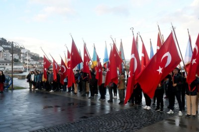 KUŞADASI'NDA ÖĞRETMENLER GÜNÜ TÖRENİ