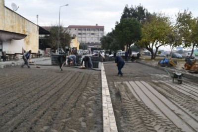 SÖKE BELEDİYESİ YOL VE YEŞİL ALAN ÇALIŞMALARINA ARALIKSIZ DEVAM EDİYOR