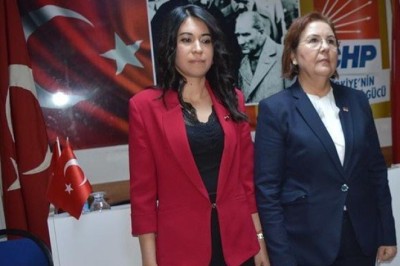 CHP'DE KADIN KOLLARI BAŞKANI GÖREVİNDEN VAZGEÇTİ