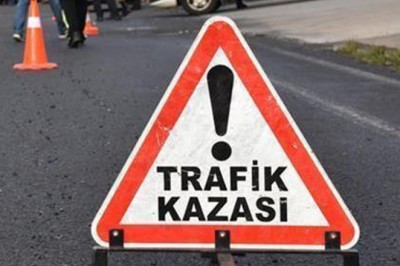 TRAKTÖRDEN DÜŞTÜ HAYATA GÖZLERİNİ YUMDU