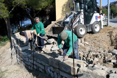 KUŞADASI BELEDİYESİ’NDEN DOĞAL BOTANİK PARK’A KORUMA ÇEMBERİ