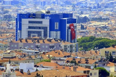 BUCA METROSU’NUN YAPIMI SÜRÜYOR