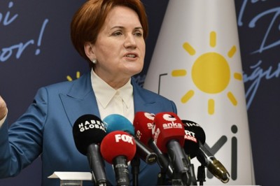 MERAL AKŞENER ALTILI MASADAN AYRILDI!