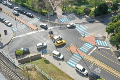 BÜYÜKŞEHİR, EFELER İSTASYON CADDESİ’Nİ TAZELEDİ!