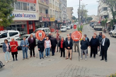 DAVUTLAR'DA CHP TEMSİLCİLİĞİ ULUSAL EGEMENLİĞİ KUTLADI