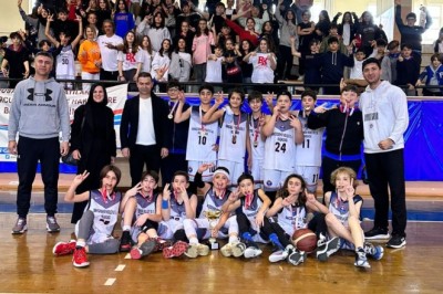 KUŞADASI BAHÇEŞEHİR KOLEJİ BASKETBOLDA BAŞARILARA İMZA ATIYOR!