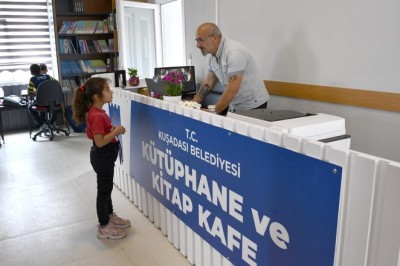 KÜTÜPHANE VE KİTAP KAFE KUŞADALININ GÖZ BEBEĞİ!