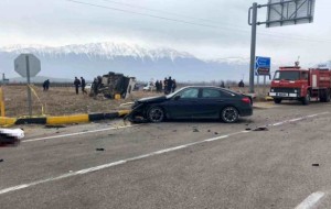 KUŞADASI'NDA ÇALINTI OTOMOBİL KAZASI!