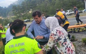 ESKİ BAKAN ZEYBEKÇİ YARALANDI!