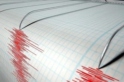 KUŞADASI'NDA 3.5 BÜYÜKLÜĞÜNDE DEPREM!