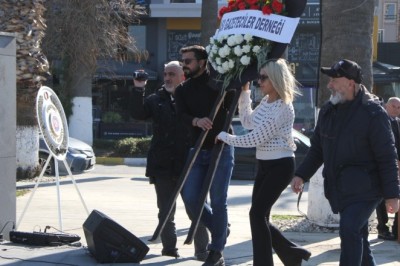 KUŞADASI, UĞUR MUMCU'YU ÖZLEMLE YAD ETTİ