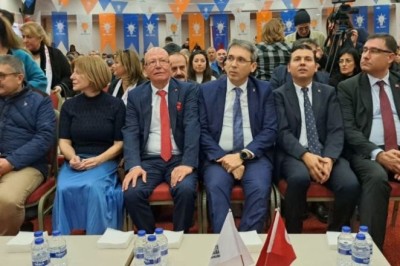 KUŞADASI AK PARTİ'DE TOPLU  ROZET TÖRENİ!