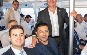 BAŞKAN ÖMER GÜNEL CHP GENEL BAŞKANI ÖZGÜR ÖZEL İLE BİRLİKTE İLK DENİZ OTOBÜSÜ SEFERİNE KATILDI